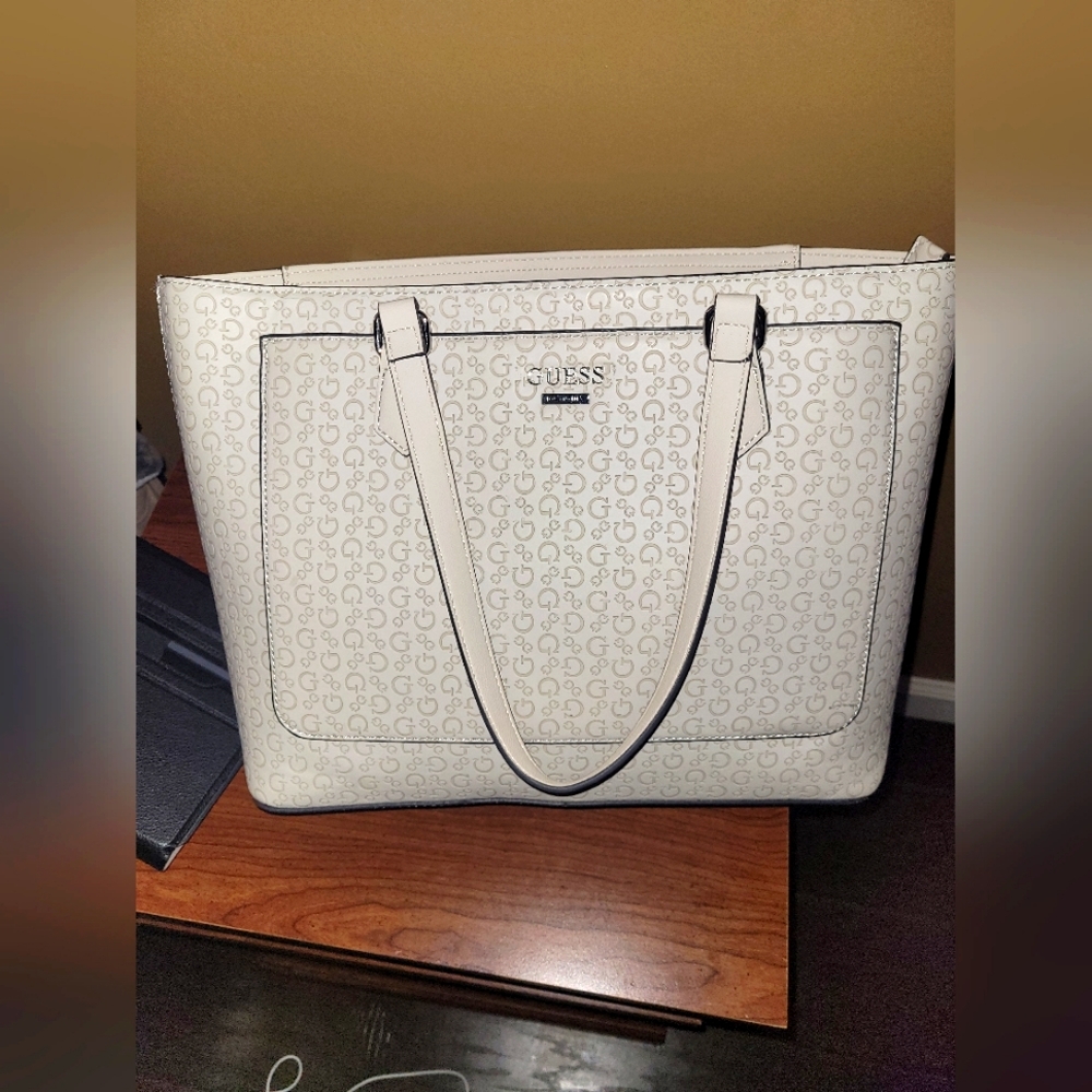 Guess travel tote bag (used)